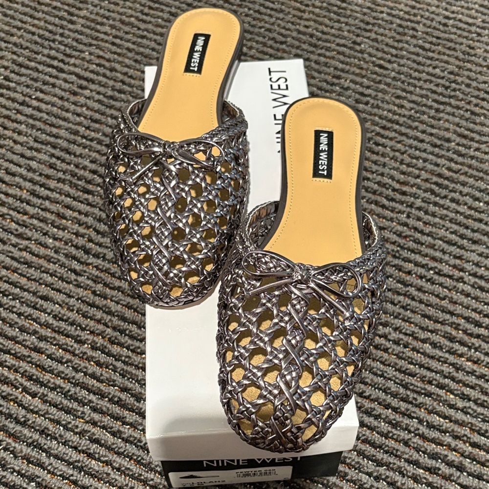 Nine West Silver Mule 7.5